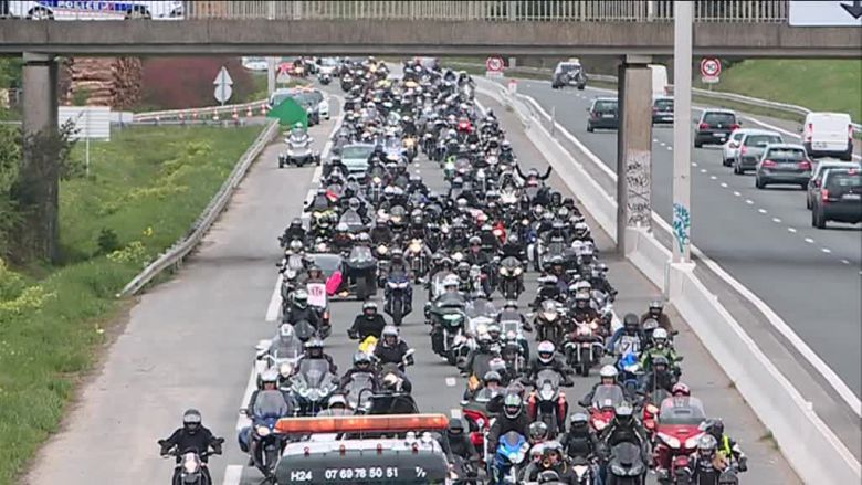 Des centaines de motards ont manifesté ce samedi à La Rochelle / © Francetv, 